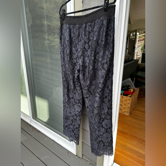 Soft Surroundings Black and Navy Lace Elastic Waist Cropped Pants Women's Large - Picture 4 of 6